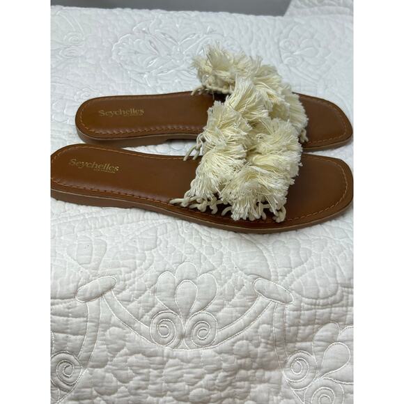 Seychelles Women's Size 7 White/Tan Slip on Fabric Pompom Flat Sandals Comfort - Picture 10 of 11
